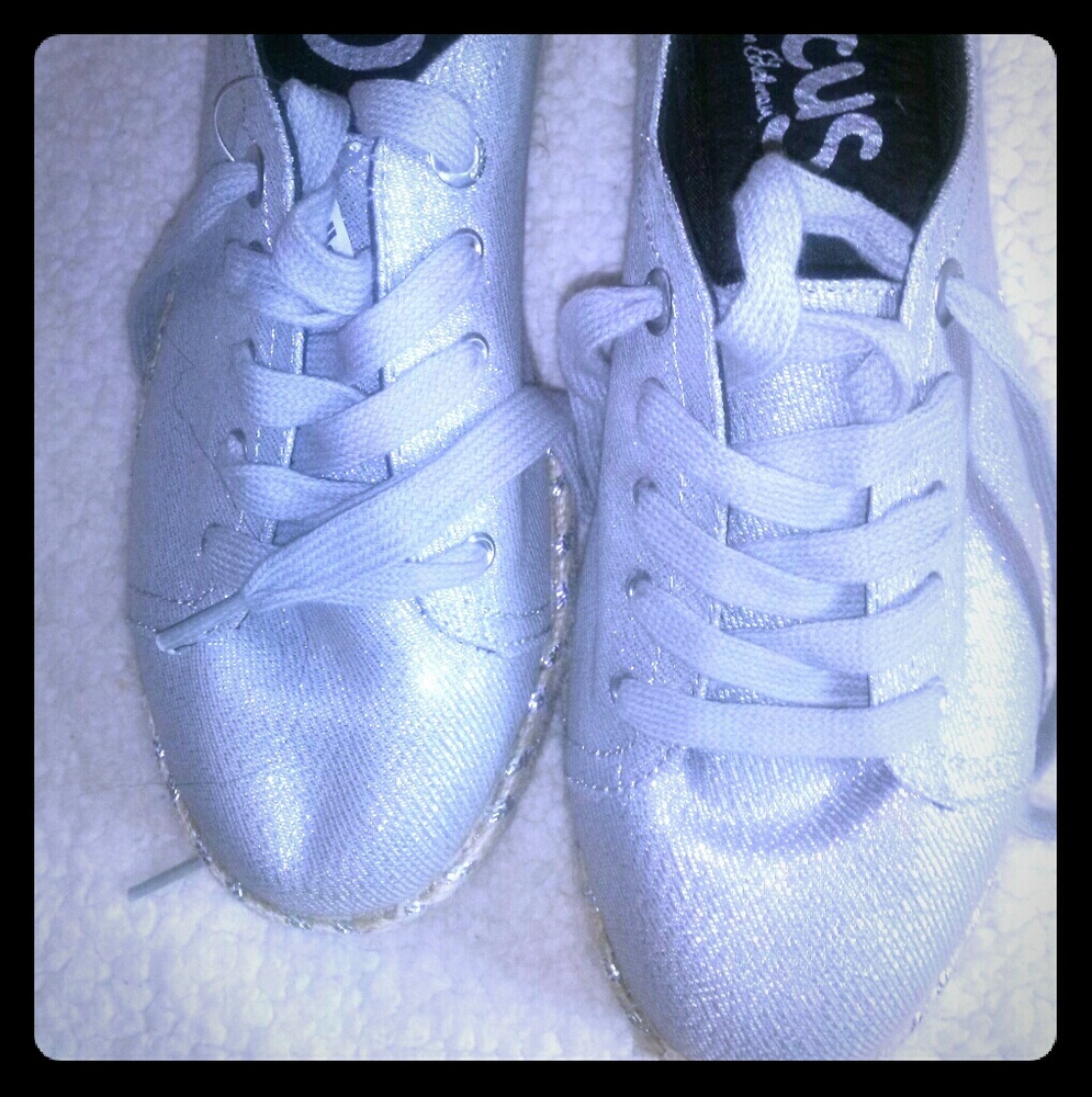 Circus Shoes platform 9 never worn.